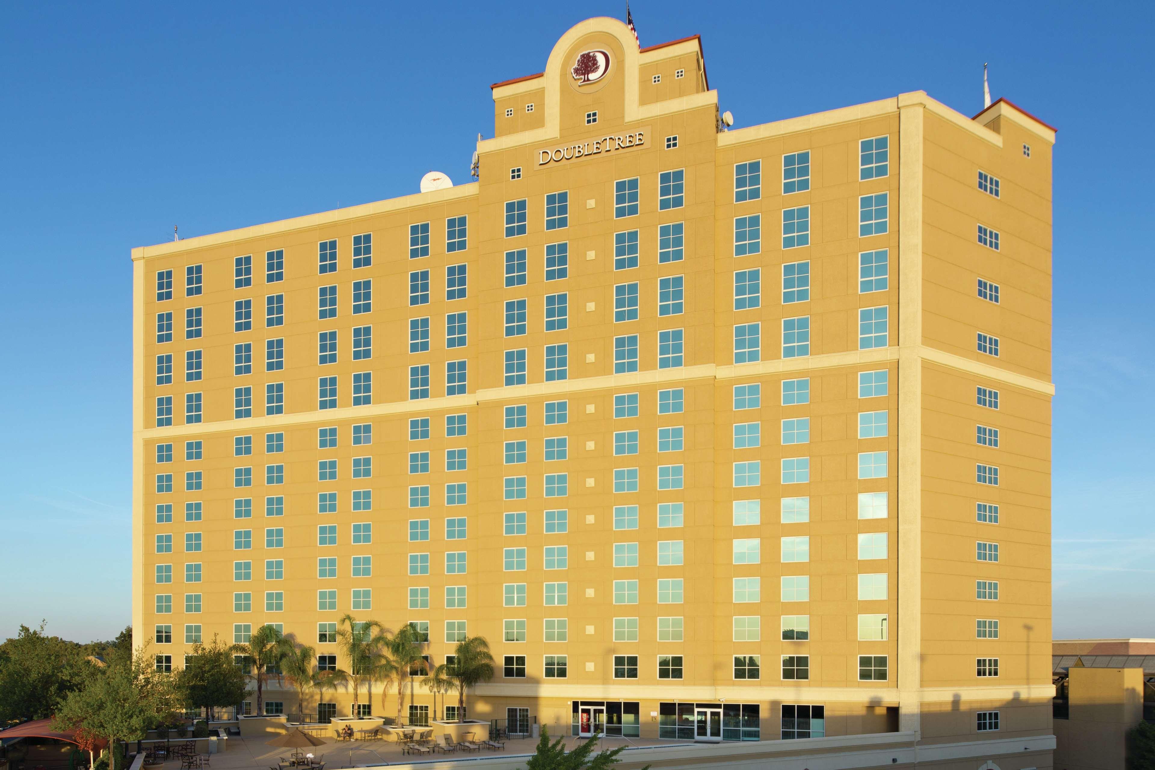 Doubletree By Hilton Modesto Hotell Exteriör bild