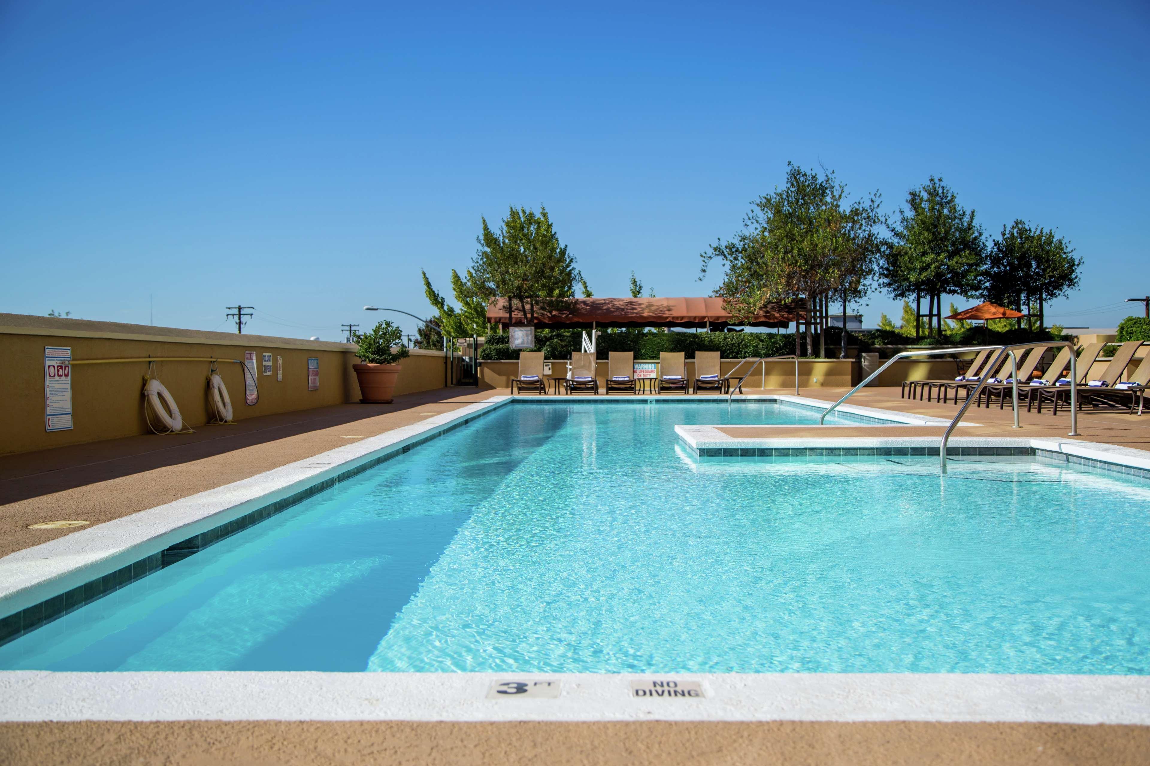 Doubletree By Hilton Modesto Hotell Exteriör bild