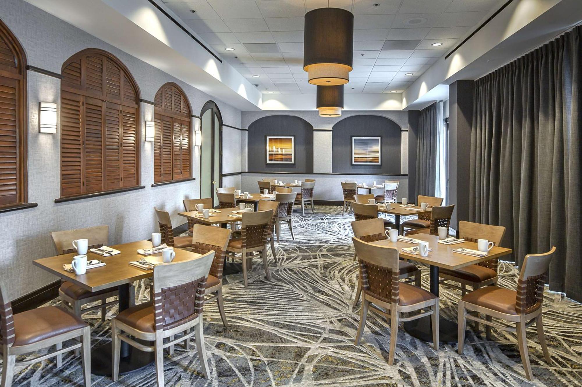 Doubletree By Hilton Modesto Hotell Exteriör bild