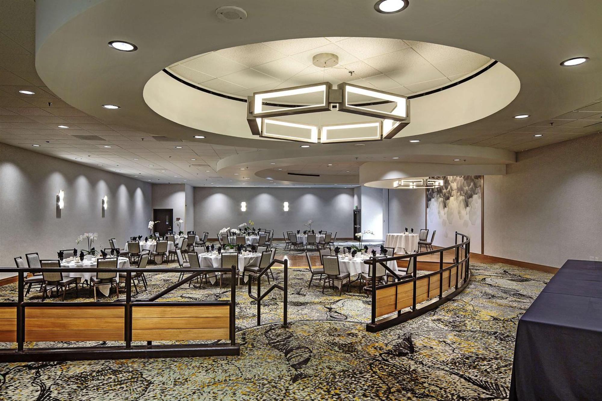 Doubletree By Hilton Modesto Hotell Exteriör bild