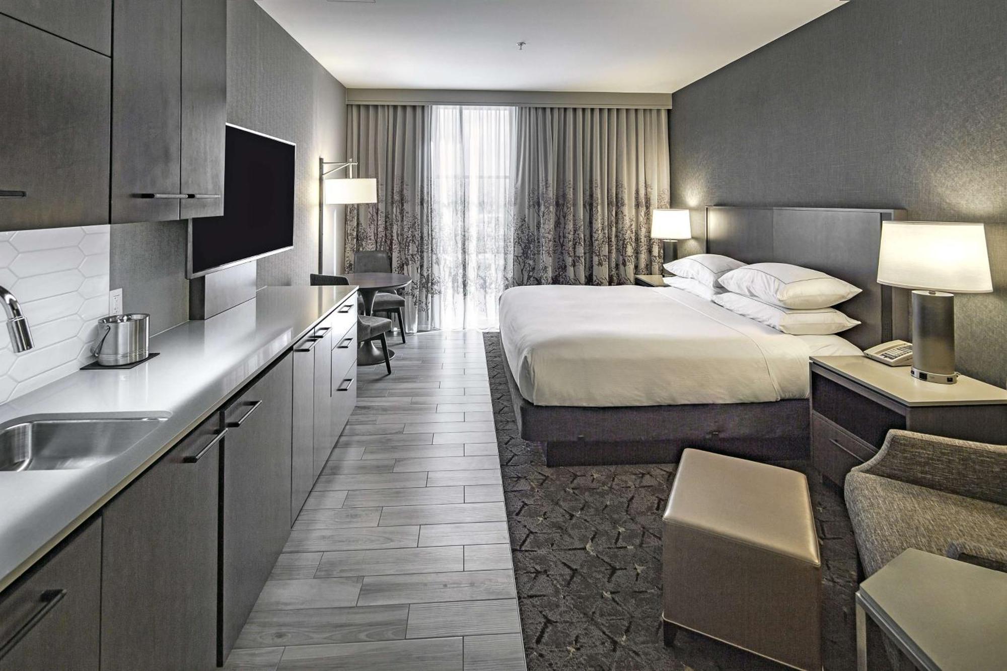 Doubletree By Hilton Modesto Hotell Exteriör bild