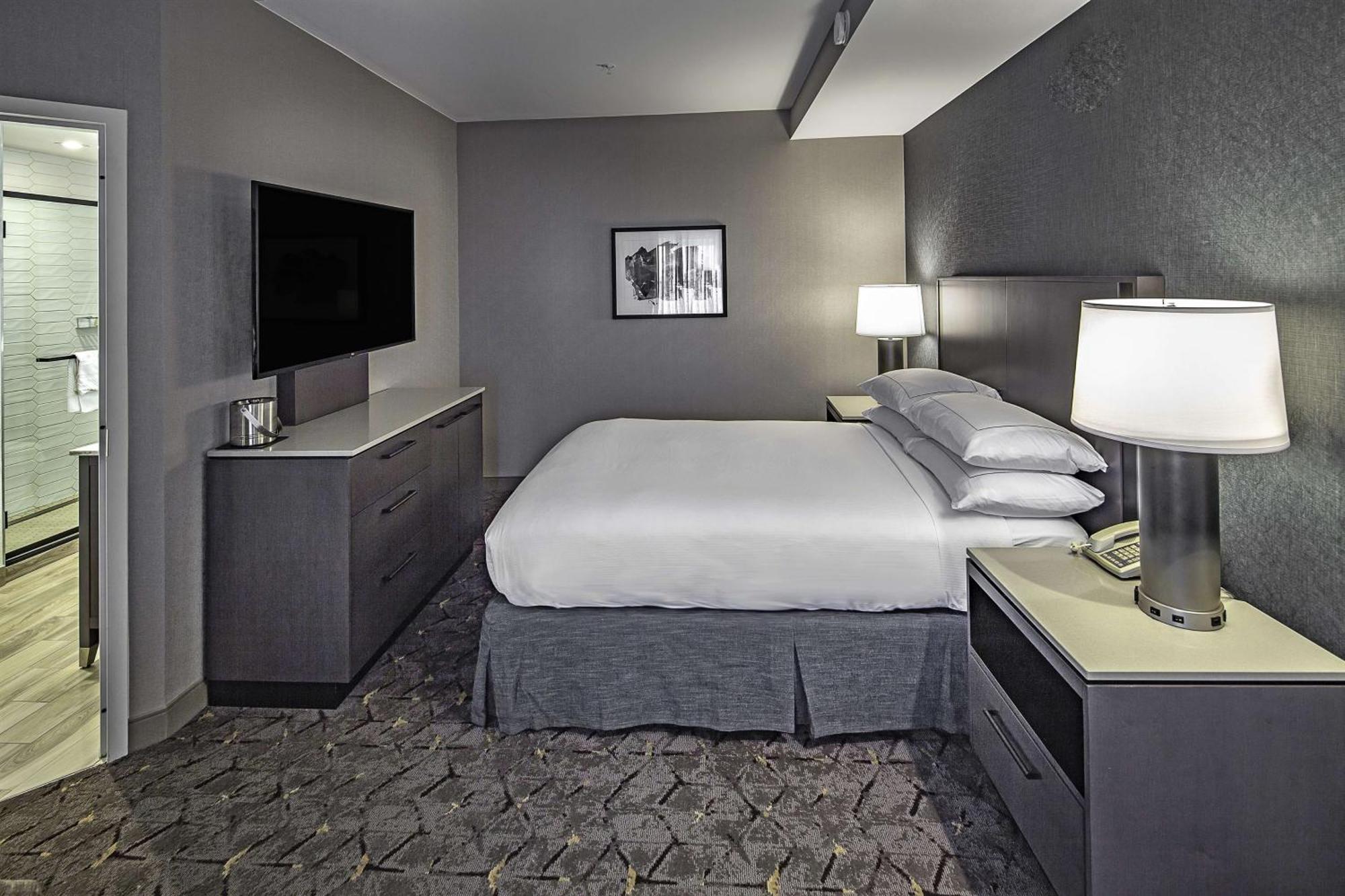 Doubletree By Hilton Modesto Hotell Exteriör bild