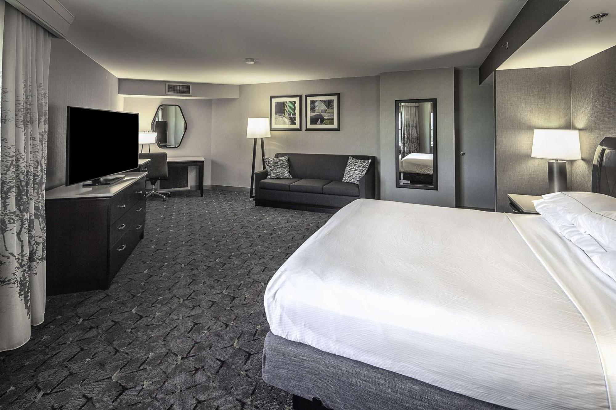 Doubletree By Hilton Modesto Hotell Exteriör bild