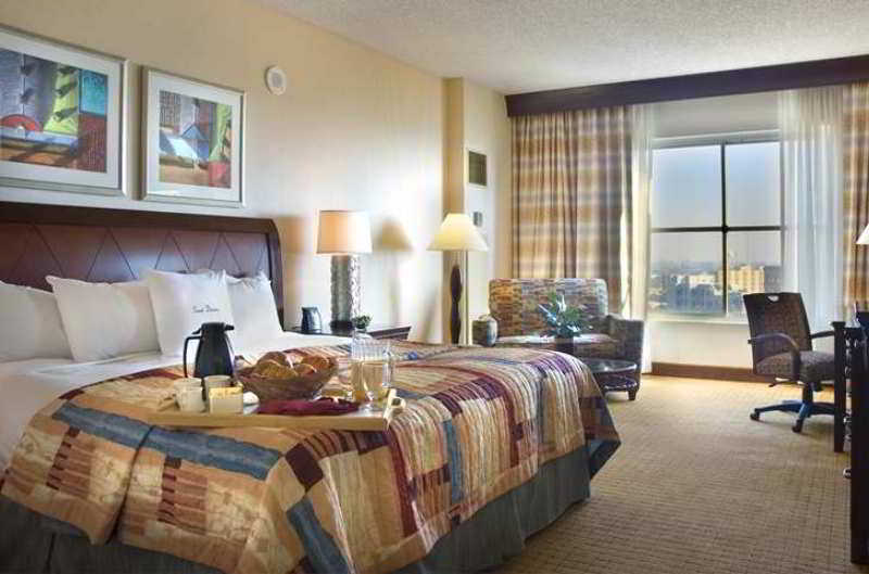 Doubletree By Hilton Modesto Hotell Rum bild